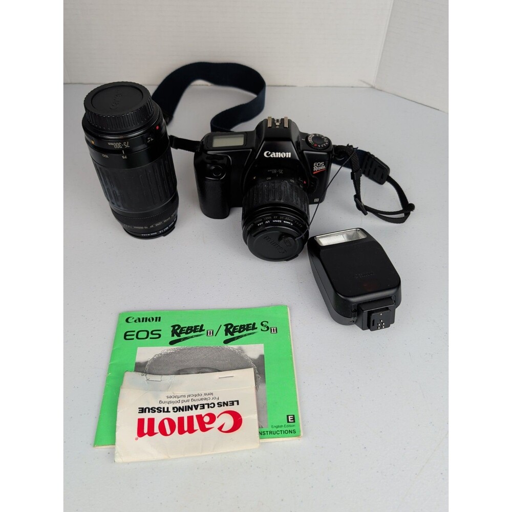 Canon EOS Rebel II 35mm SLR Camera 35-80mm lens 75-300mm Lens & Flash